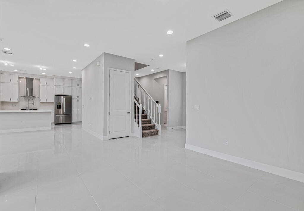 5440 Macoon Way