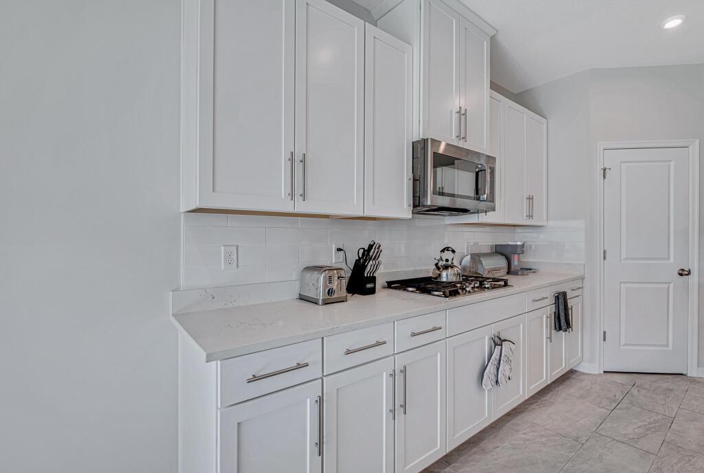 19158 Rolling Acres Road