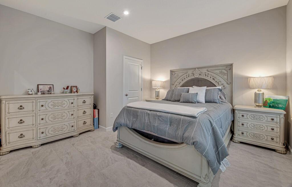 19158 Rolling Acres Road