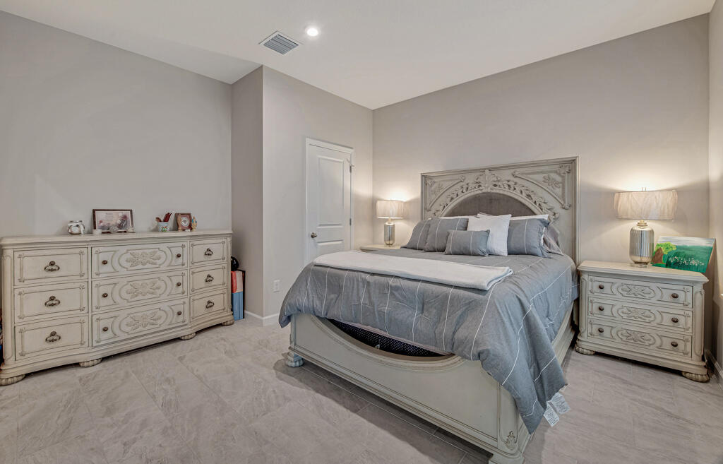 19158 Rolling Acres Road