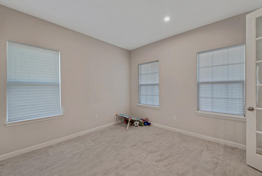 19158 Rolling Acres Road