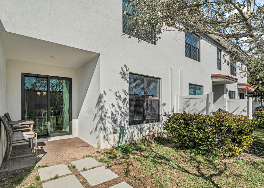 1012 Willow Place