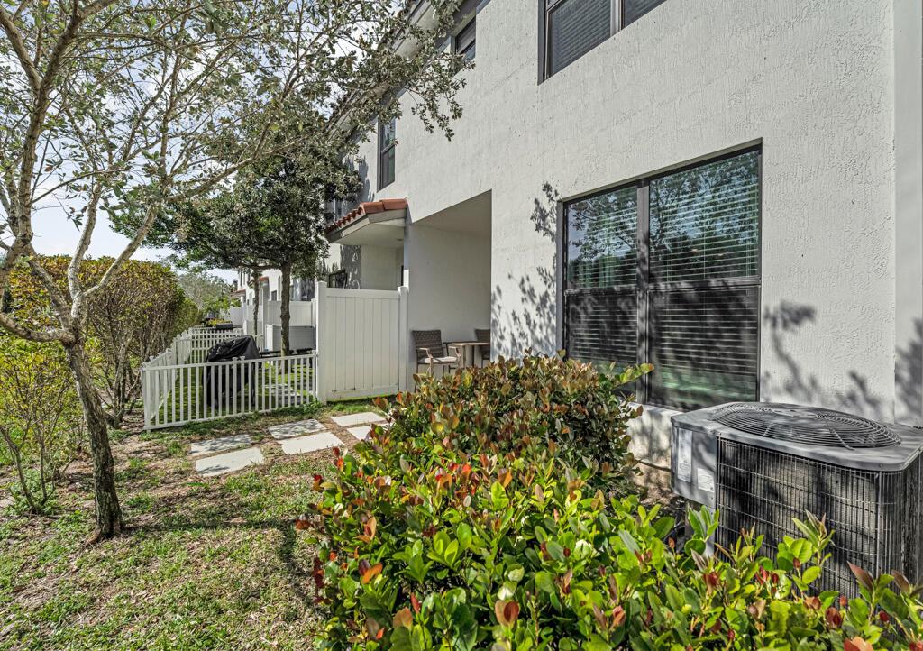 1012 Willow Place