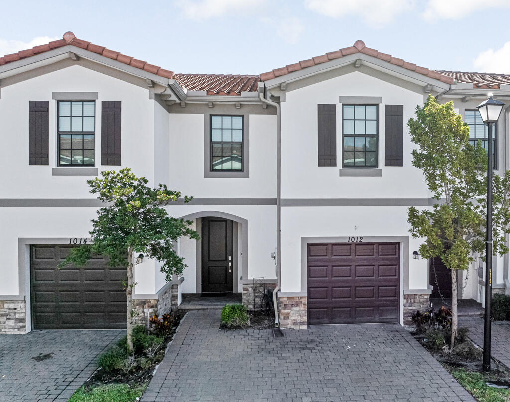 1012 Willow Place