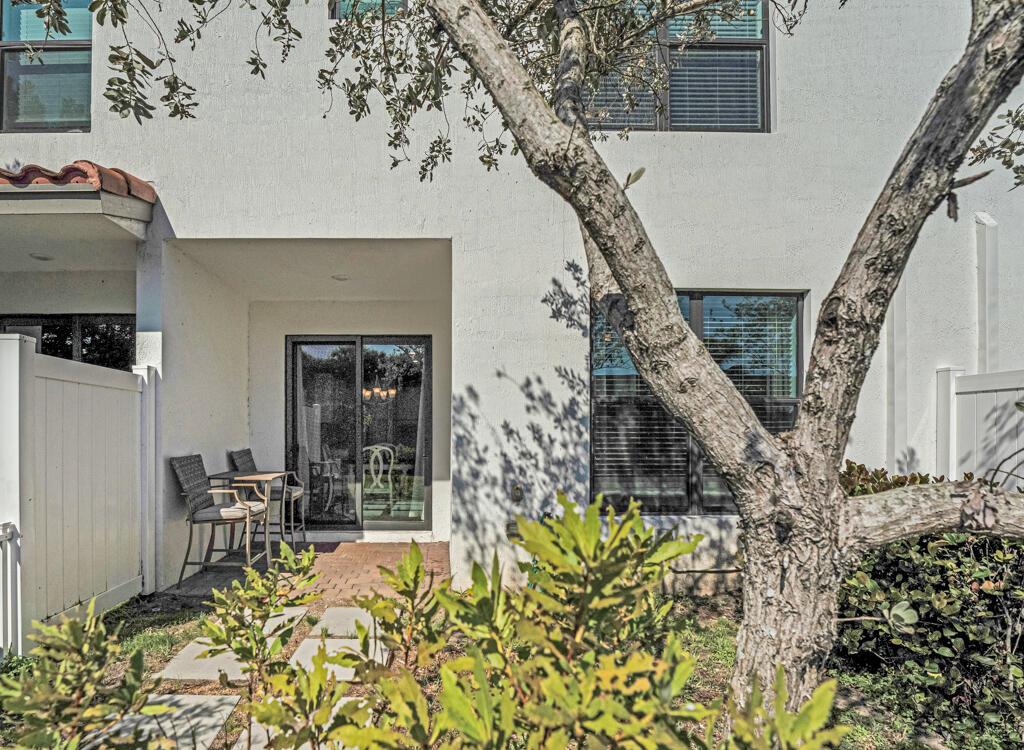 1012 Willow Place