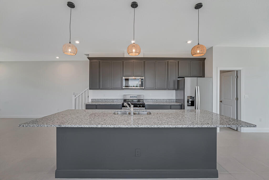 930 SW Prairie Avenue