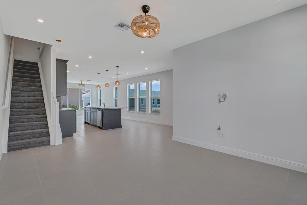 930 SW Prairie Avenue