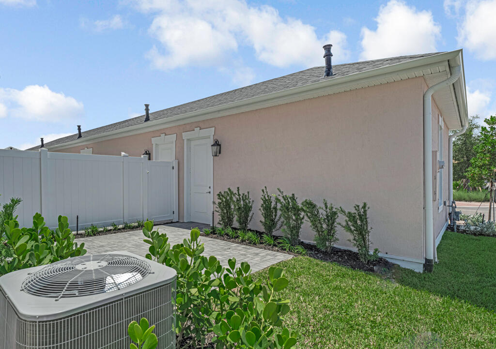 930 SW Prairie Avenue