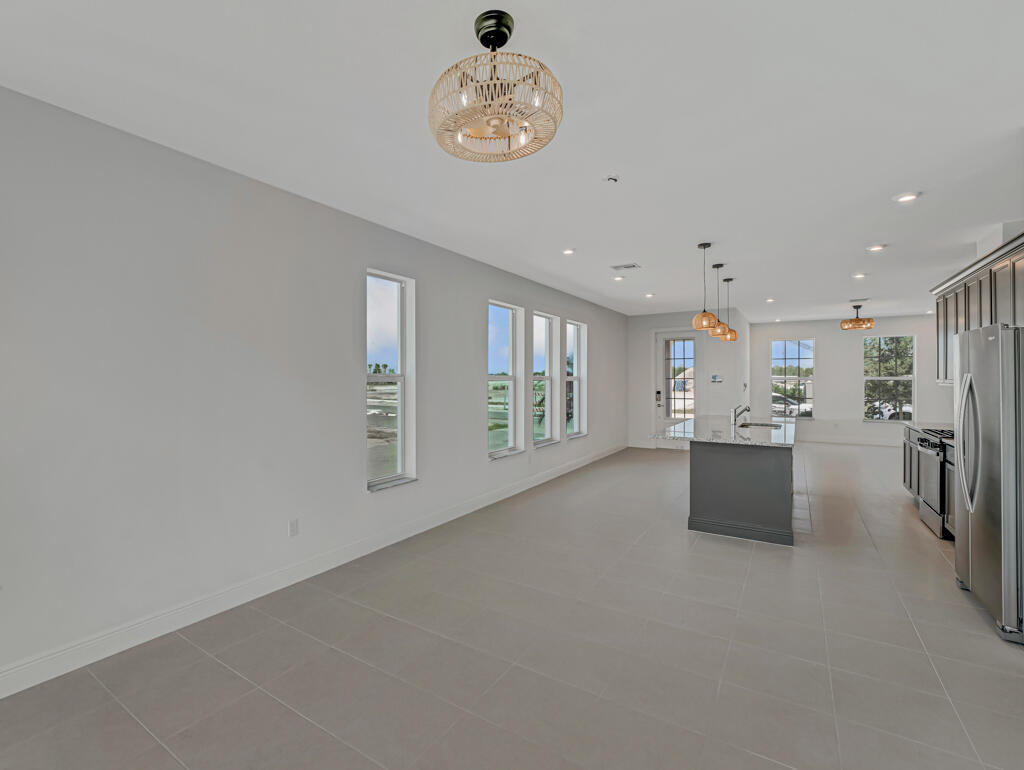 930 SW Prairie Avenue