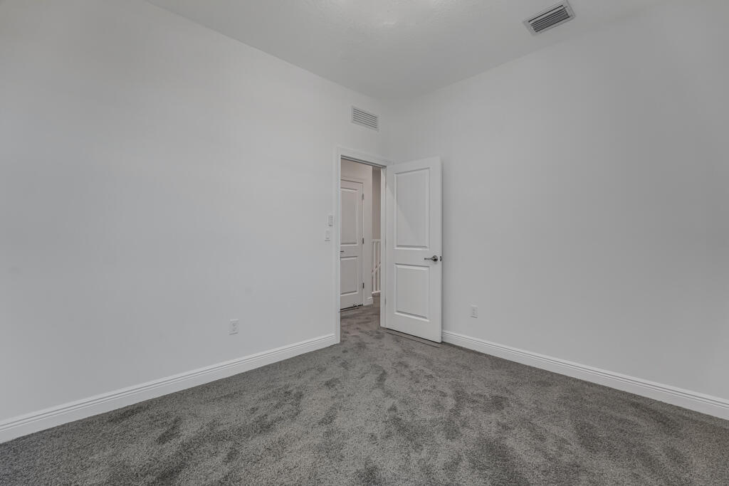 930 SW Prairie Avenue