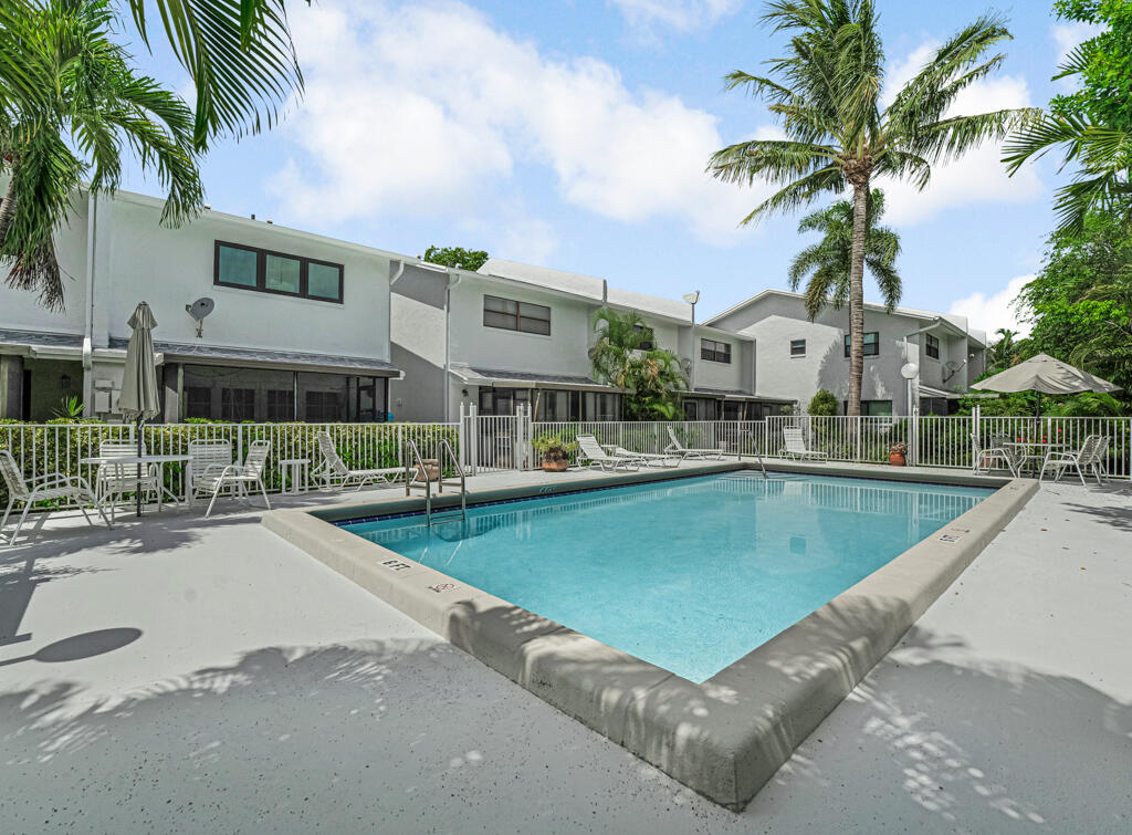 2108 NE 44th Street