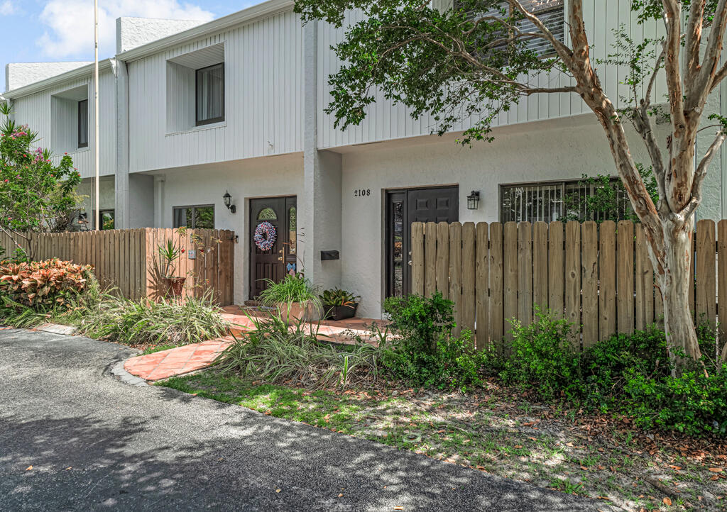 2108 NE 44th Street