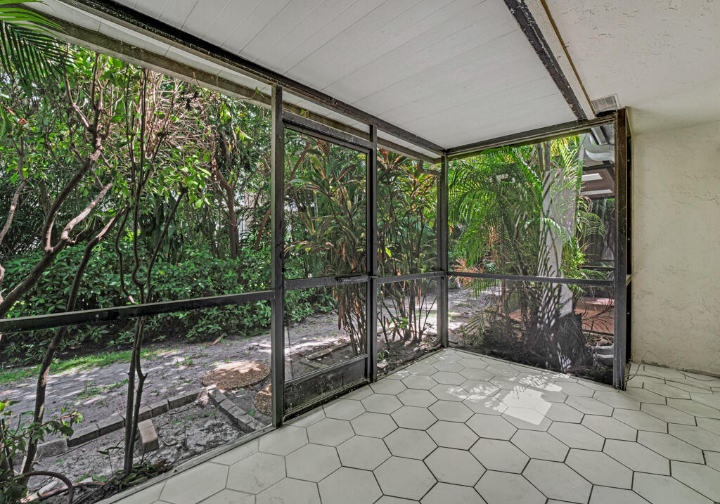 2108 NE 44th Street