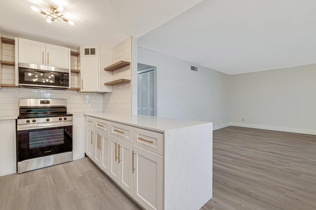 111 Lake Avenue 7