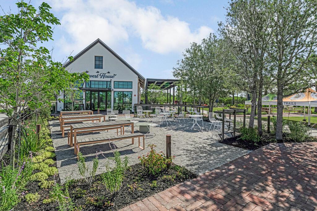 930 SW Prairie Avenue