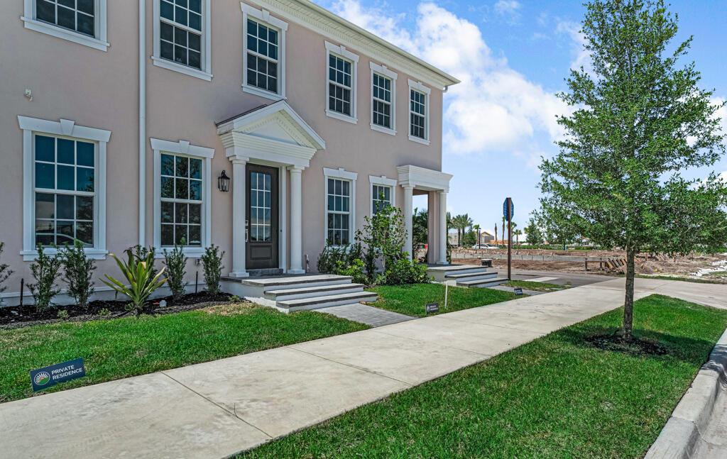 930 SW Prairie Avenue