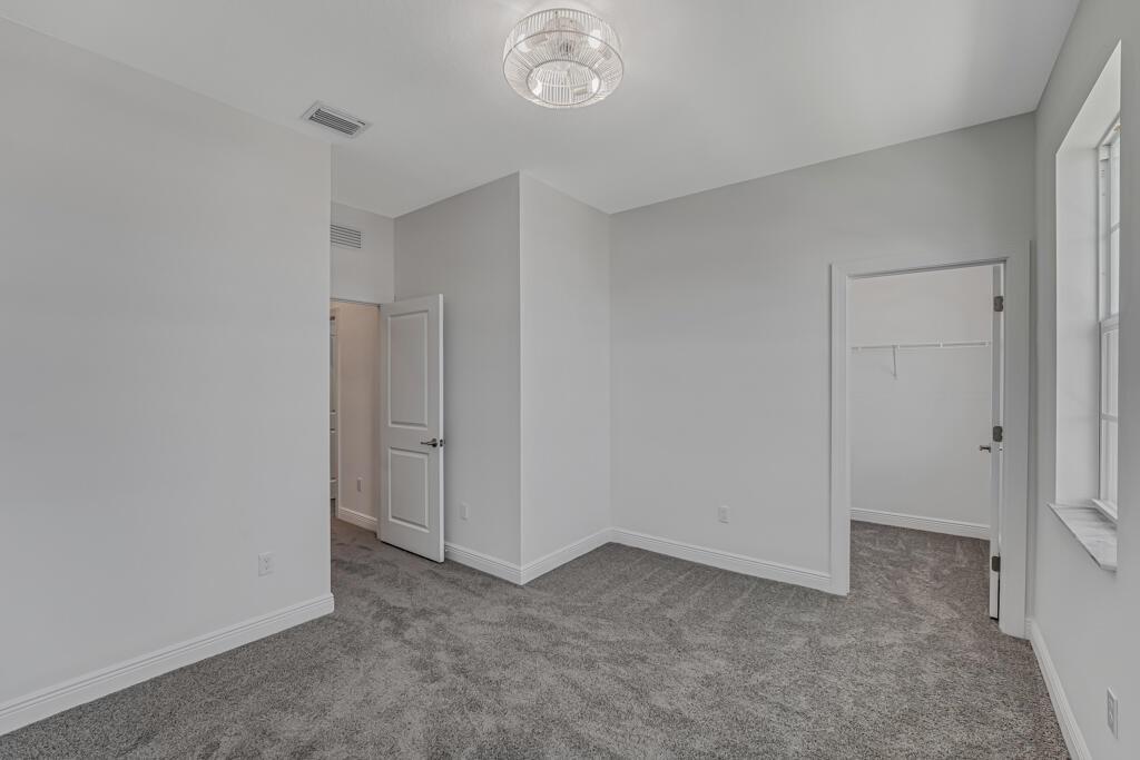 930 SW Prairie Avenue