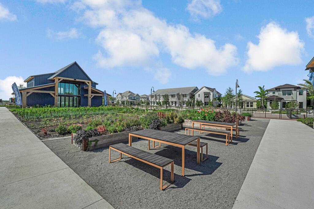 930 SW Prairie Avenue