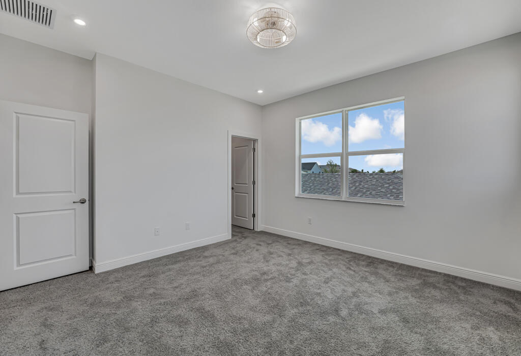 930 SW Prairie Avenue