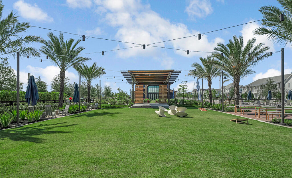 930 SW Prairie Avenue