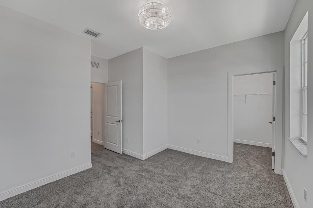 930 SW Prairie Avenue