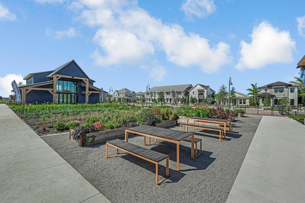 930 SW Prairie Avenue