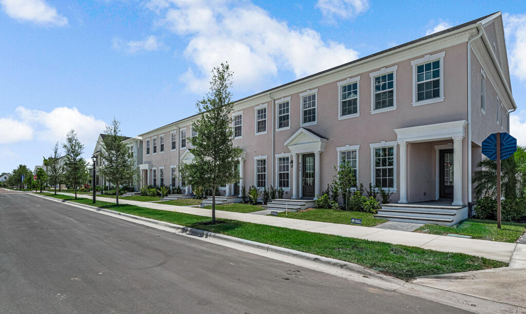 930 SW Prairie Avenue