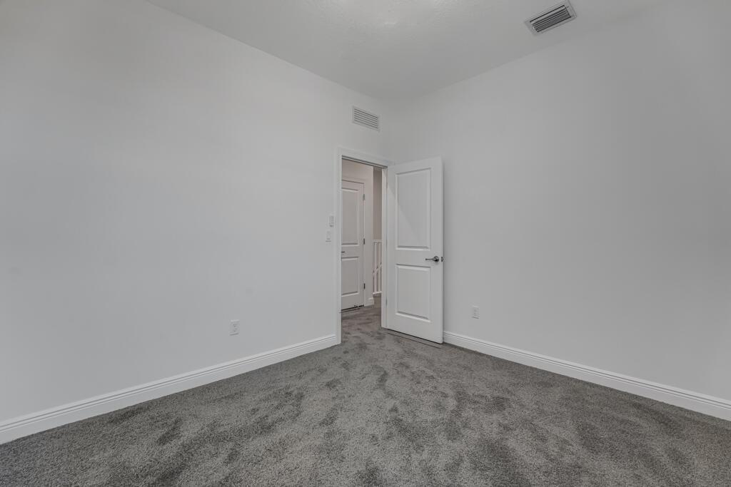 930 SW Prairie Avenue