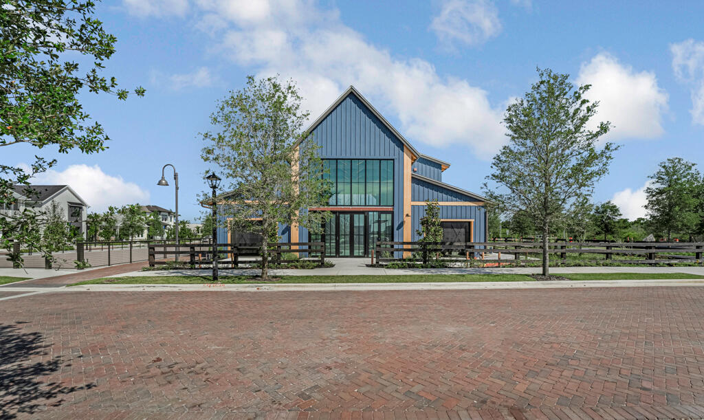 930 SW Prairie Avenue