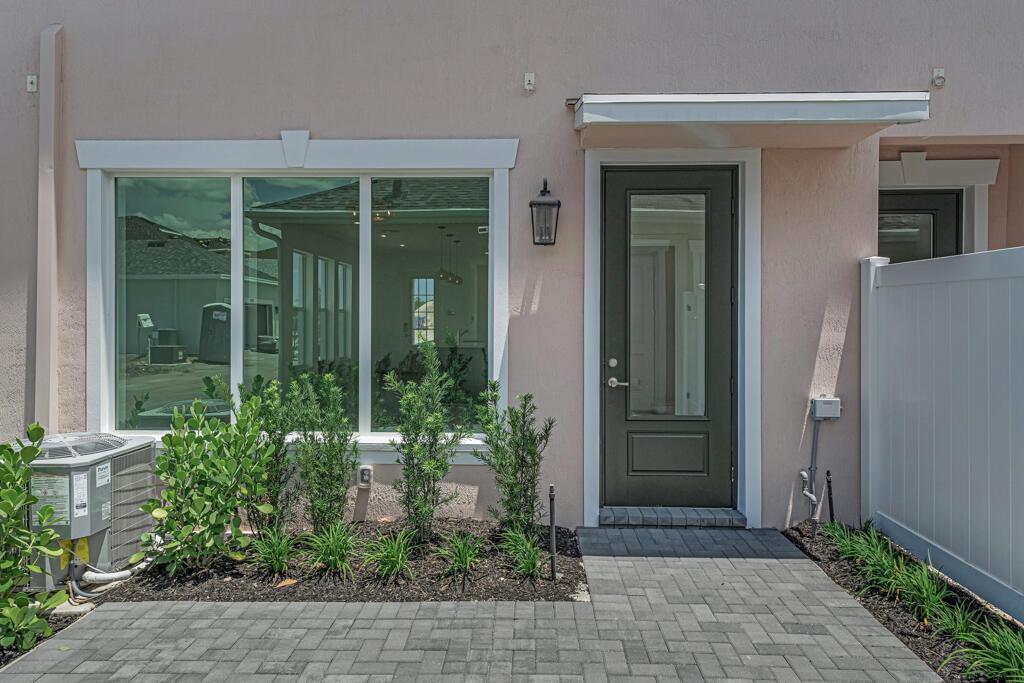 930 SW Prairie Avenue