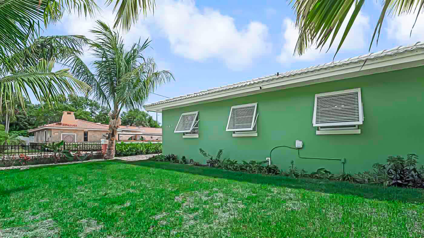532 N Palmway