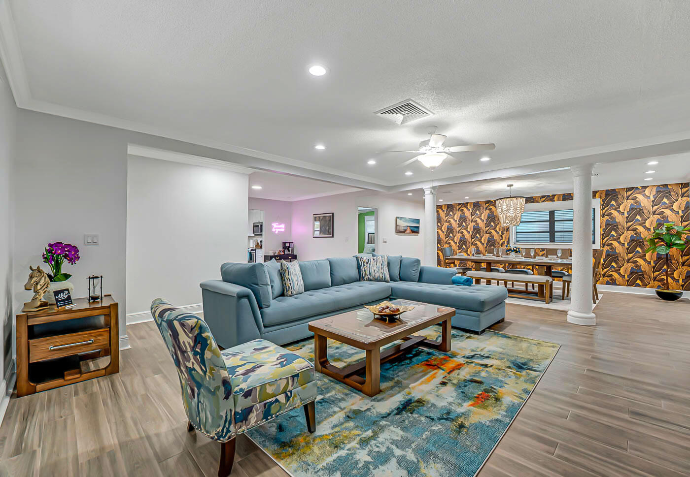 532 N Palmway