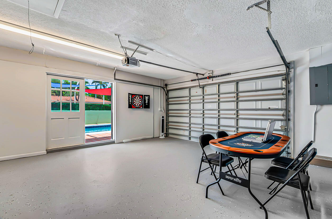 532 N Palmway