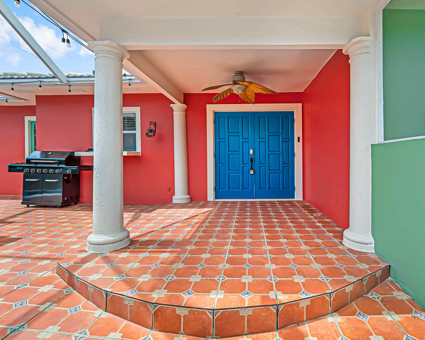532 N Palmway
