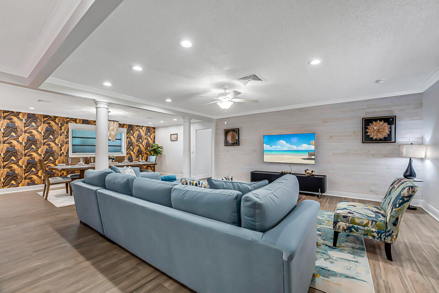 532 N Palmway