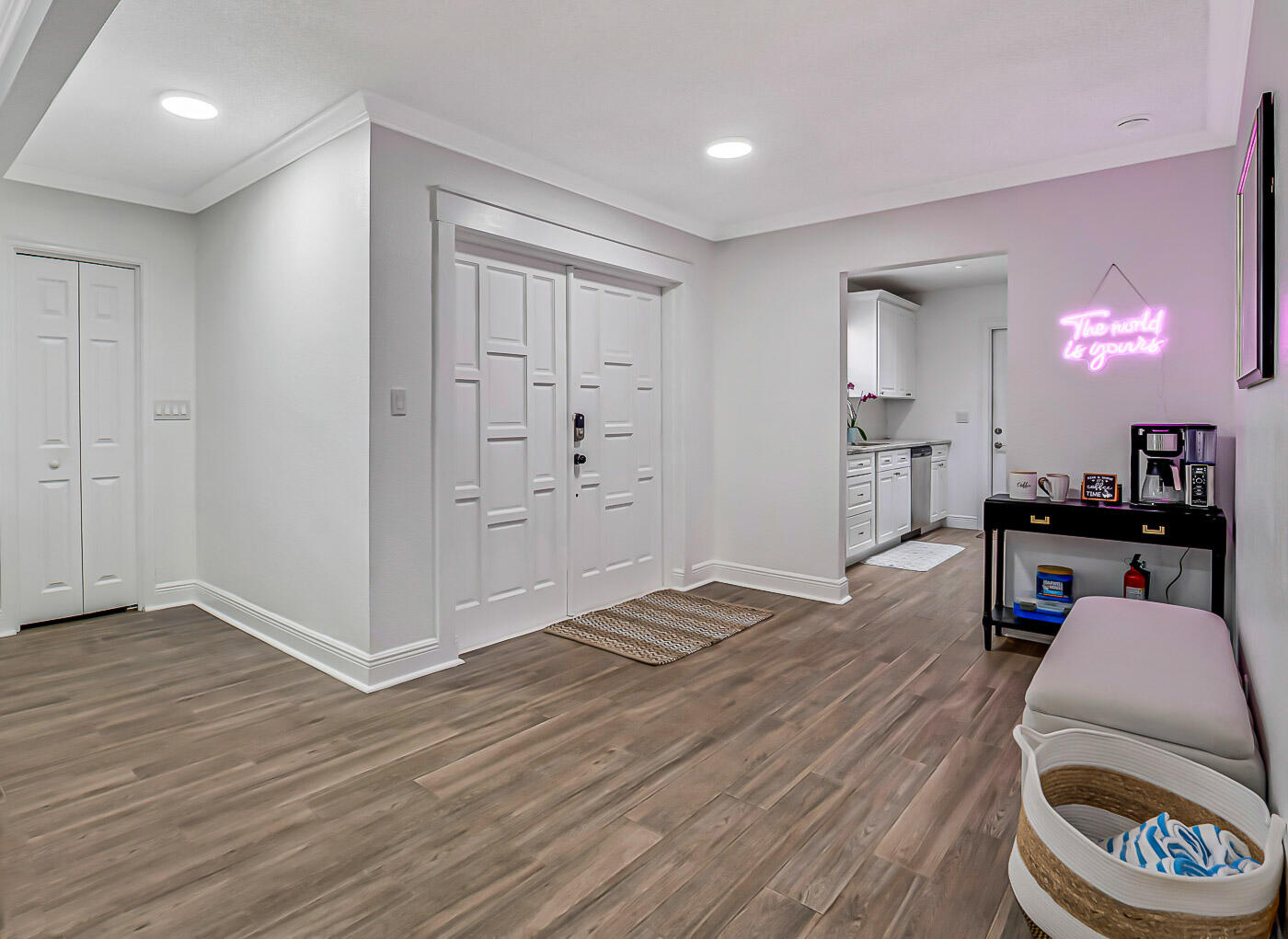 532 N Palmway
