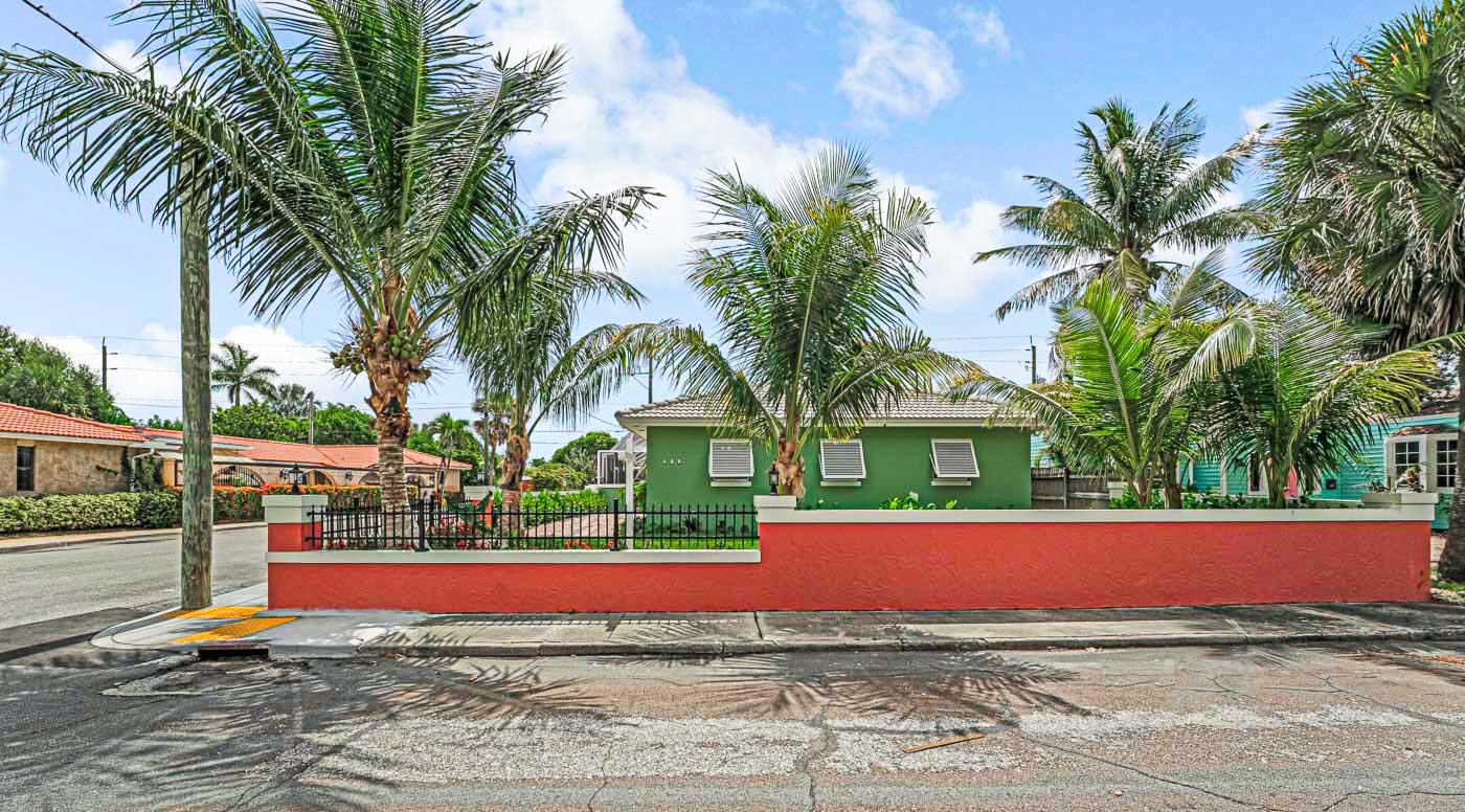 532 N Palmway