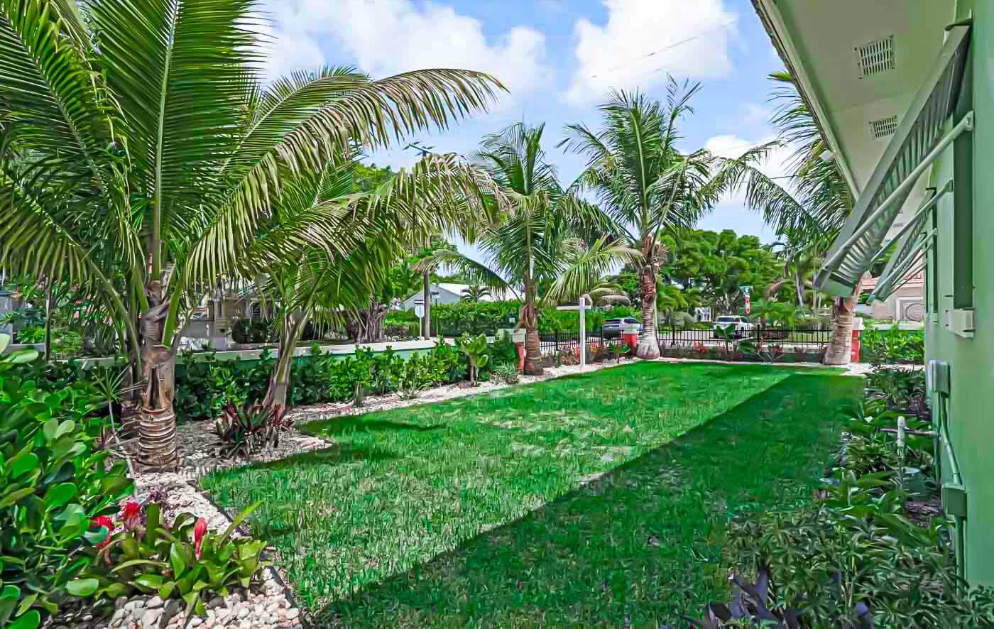 532 N Palmway