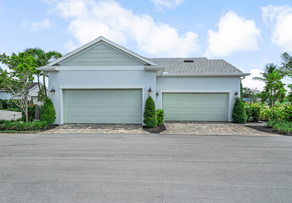 933 SW Prairie Avenue