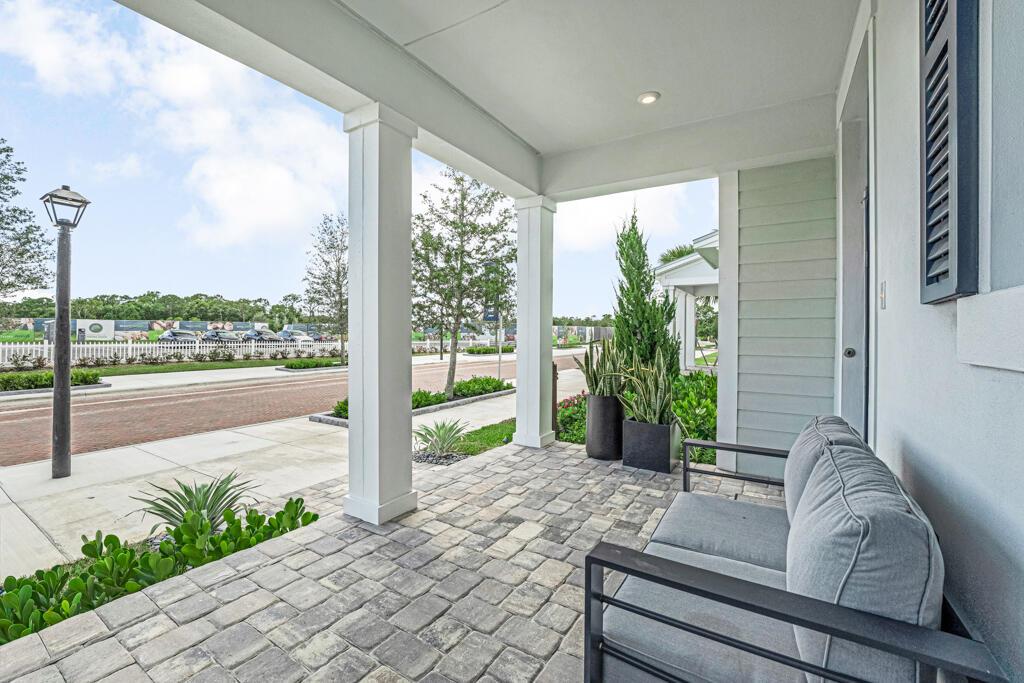 933 SW Prairie Avenue