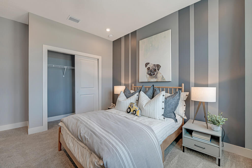 933 SW Prairie Avenue