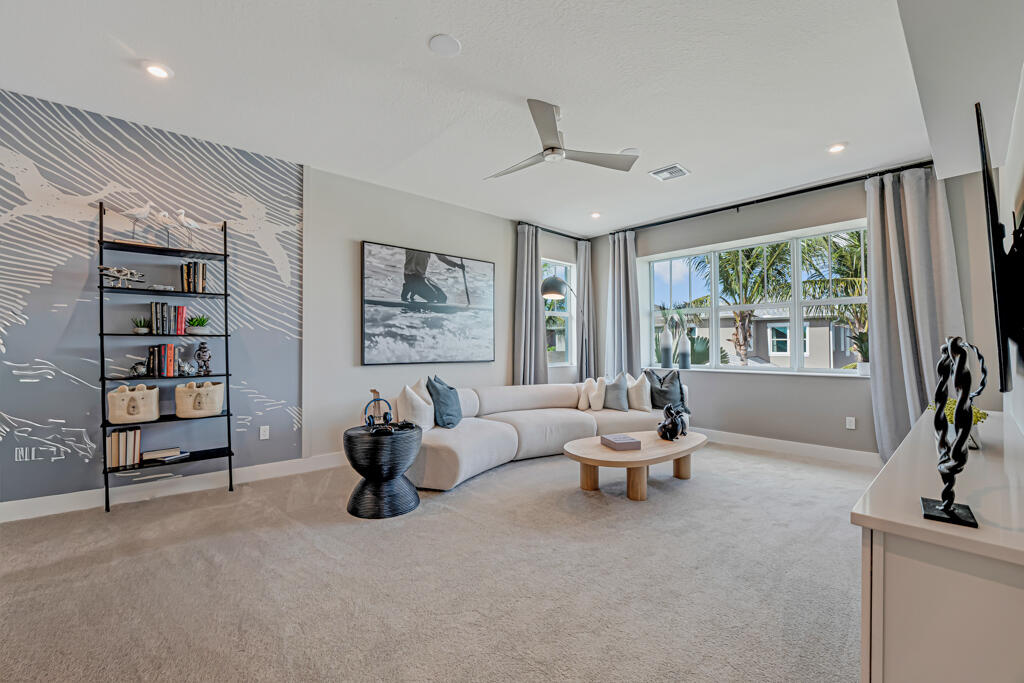 933 SW Prairie Avenue