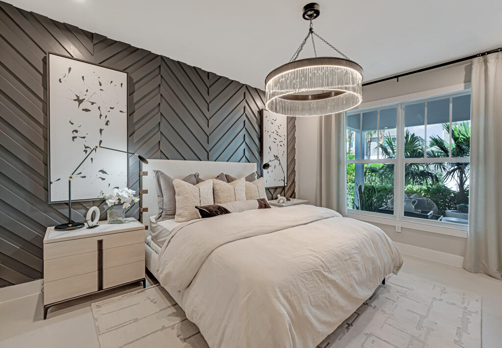 933 SW Prairie Avenue