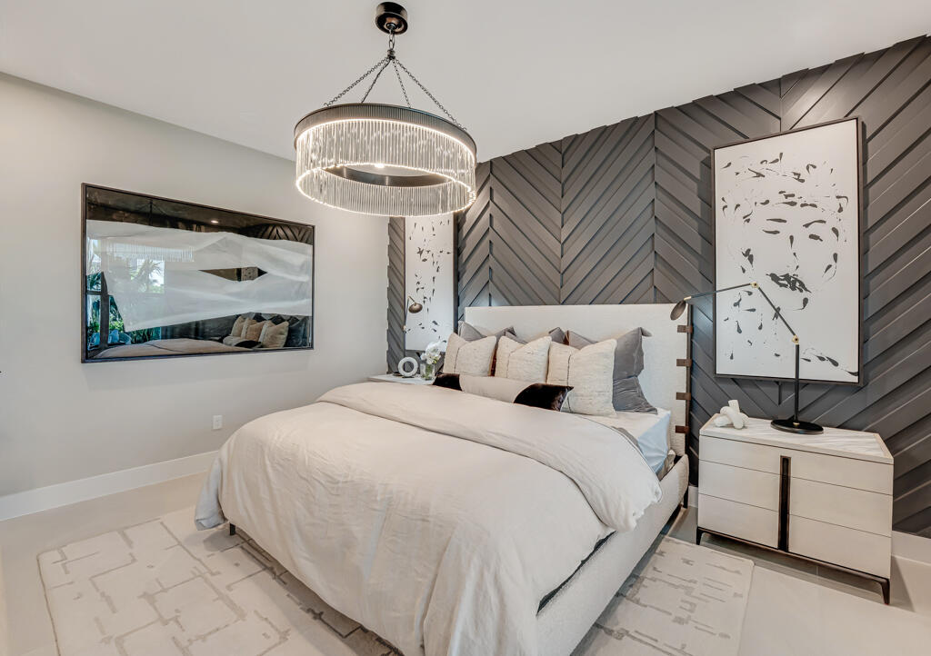 933 SW Prairie Avenue