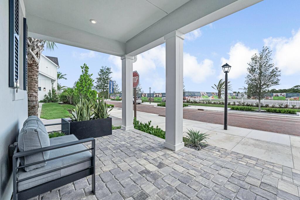 933 SW Prairie Avenue