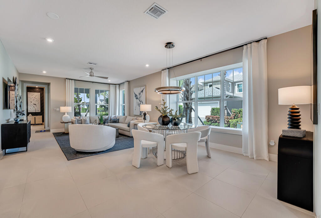 933 SW Prairie Avenue