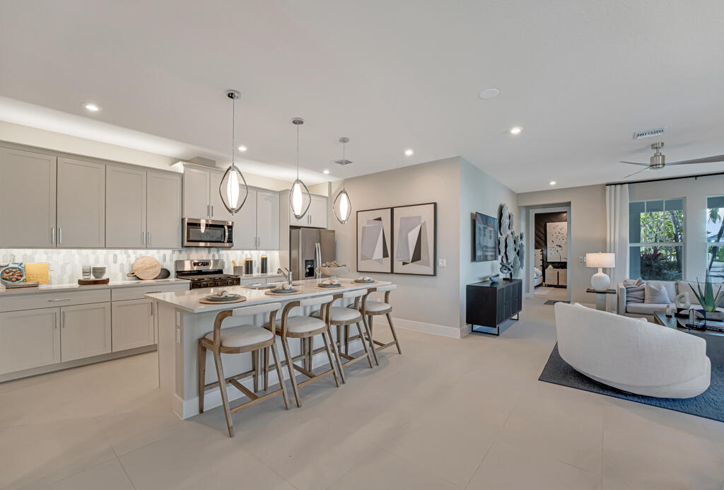 933 SW Prairie Avenue