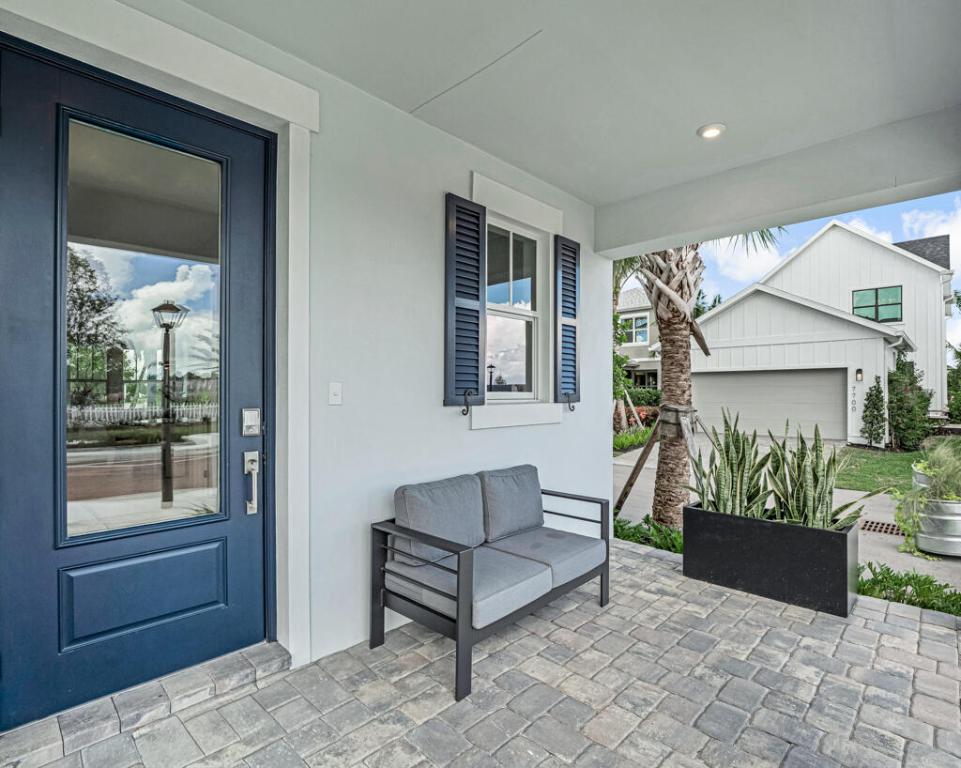 933 SW Prairie Avenue