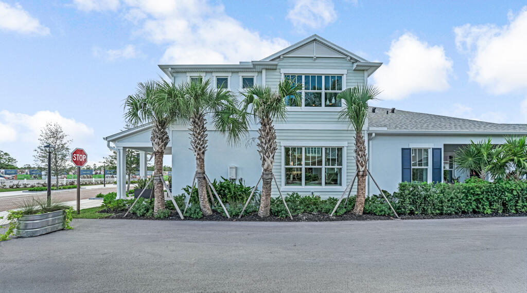 933 SW Prairie Avenue