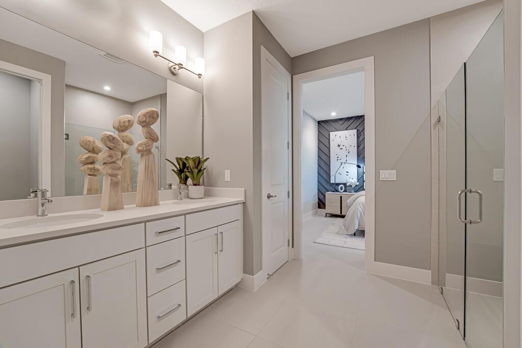 933 SW Prairie Avenue